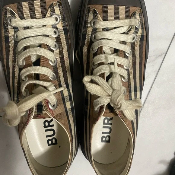 Burberry Plaid Sneakers - Black and Brown size 39 - Picture 10 of 12